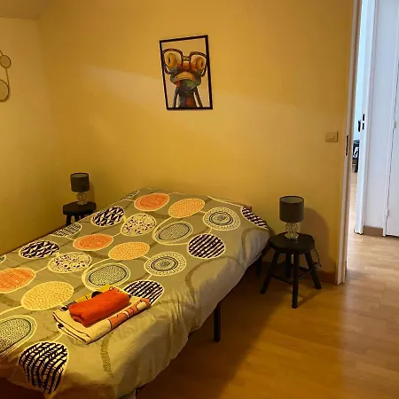 Chambre Privee Les Lys בית הארחה 3*